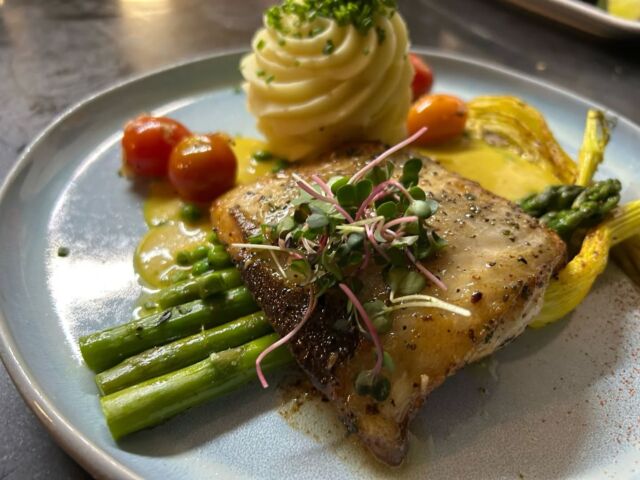 We have some delicious specials this weekend in La Bucca, Dunboyne 🍽  - Halibut Fillet 
- Trout Puttanesca
- Duck Foie Gras
- Seared Scallops  📞 Call to book a table 
Dunboyne : 01 8252233 
Ratoath : 01 6896040  #LaBucca #WeekendSpecials #dinnerdate